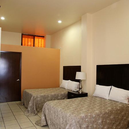 Hotel Plaza Bernal Ngoại thất bức ảnh
