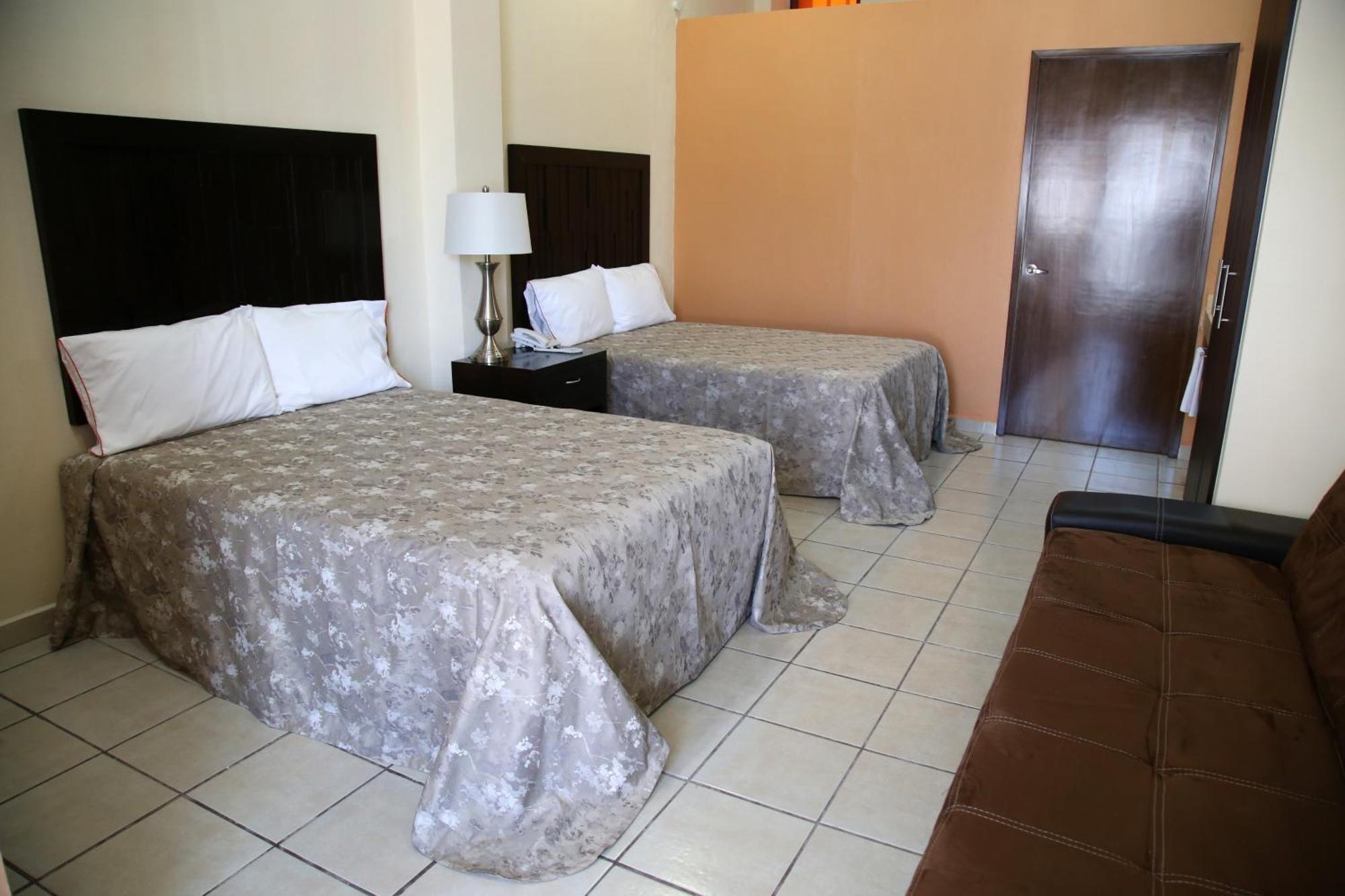 Hotel Plaza Bernal Ngoại thất bức ảnh