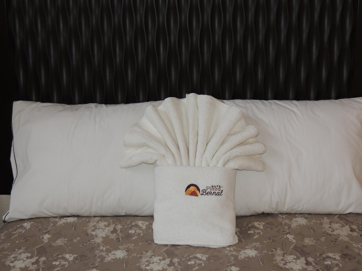 Hotel Plaza Bernal Ngoại thất bức ảnh