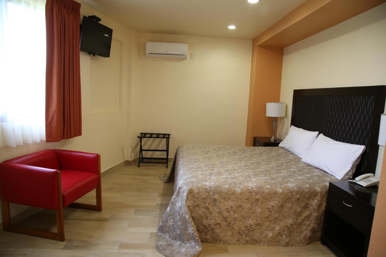 Hotel Plaza Bernal Ngoại thất bức ảnh