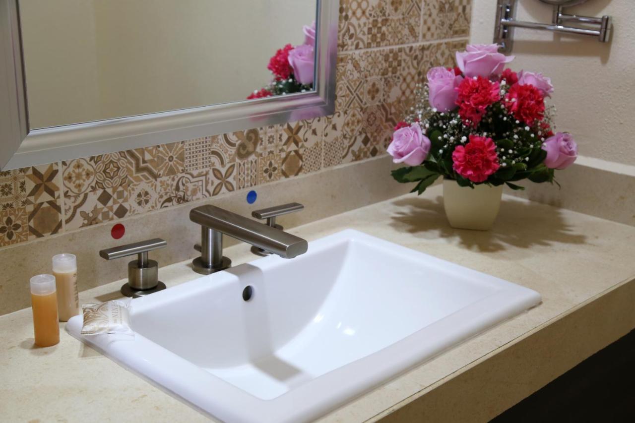 Hotel Plaza Bernal Ngoại thất bức ảnh