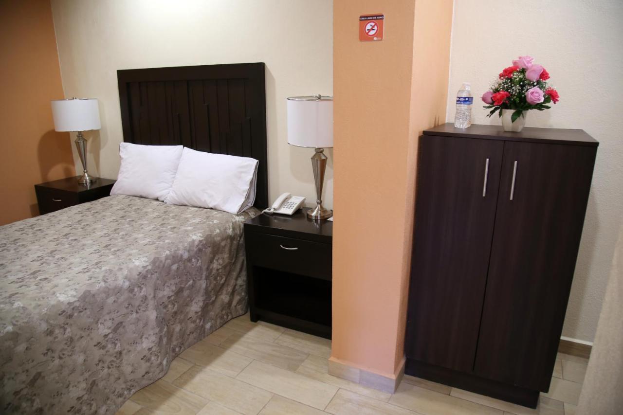 Hotel Plaza Bernal Ngoại thất bức ảnh