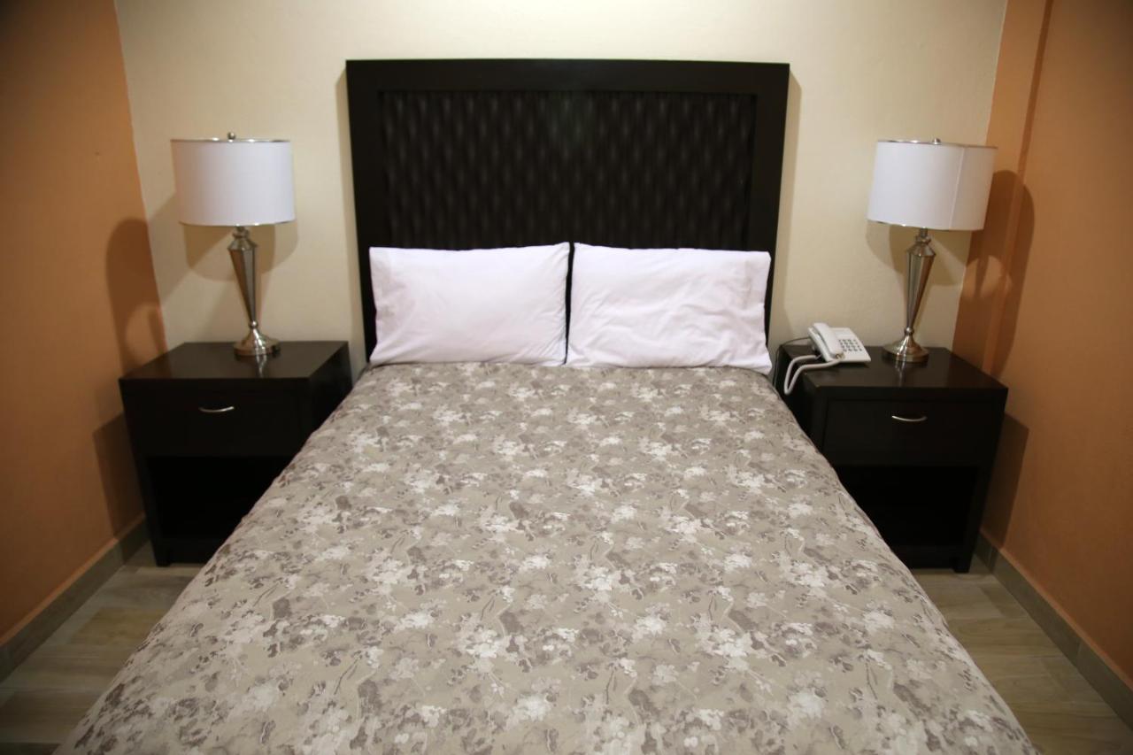 Hotel Plaza Bernal Ngoại thất bức ảnh