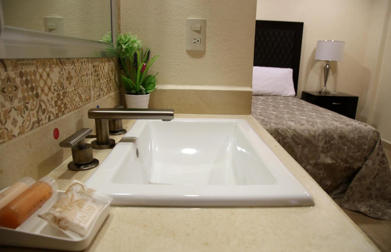 Hotel Plaza Bernal Ngoại thất bức ảnh