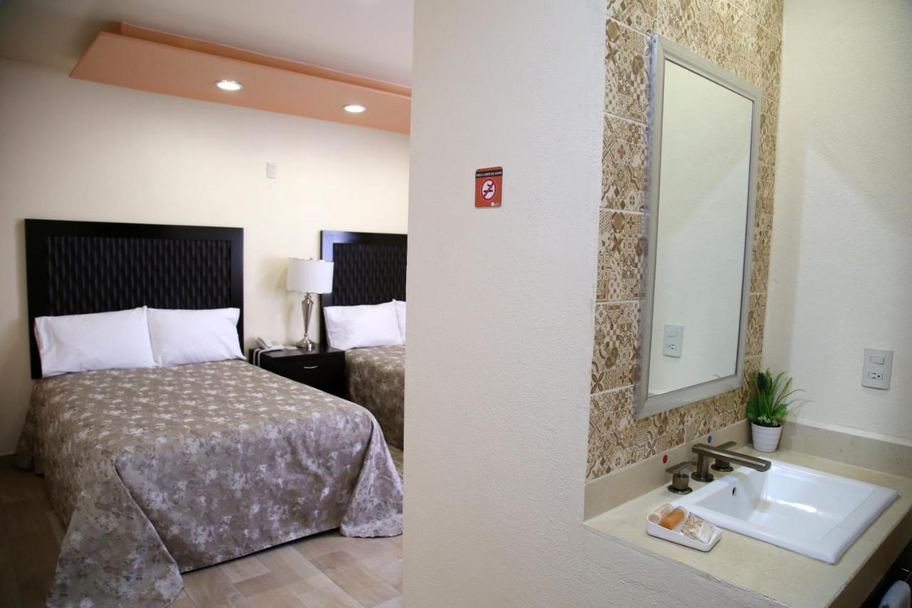 Hotel Plaza Bernal Ngoại thất bức ảnh