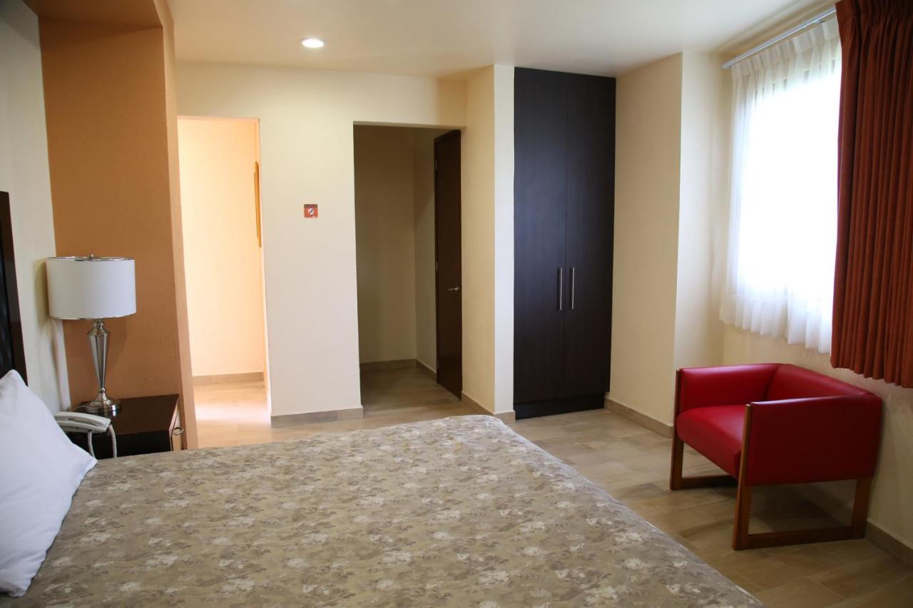 Hotel Plaza Bernal Ngoại thất bức ảnh