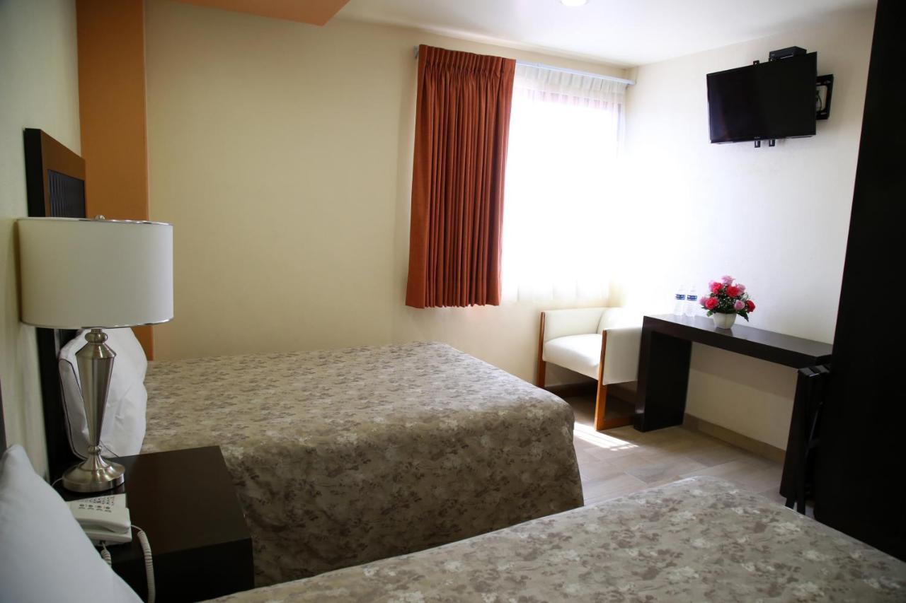 Hotel Plaza Bernal Ngoại thất bức ảnh