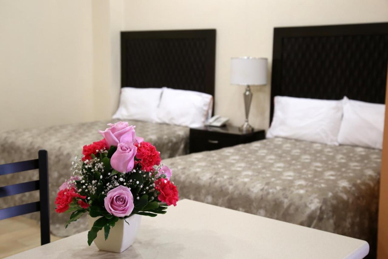 Hotel Plaza Bernal Ngoại thất bức ảnh
