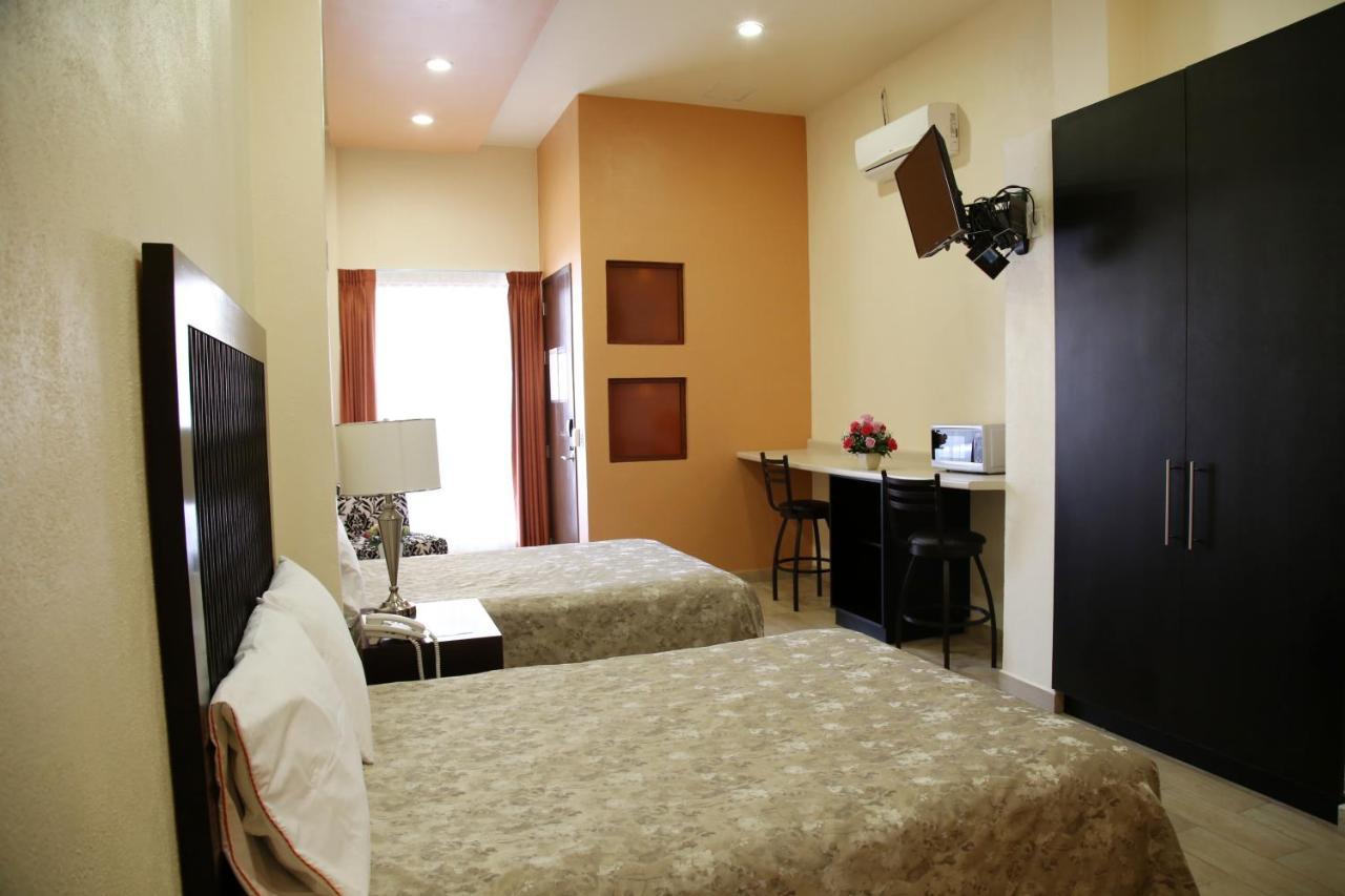 Hotel Plaza Bernal Ngoại thất bức ảnh