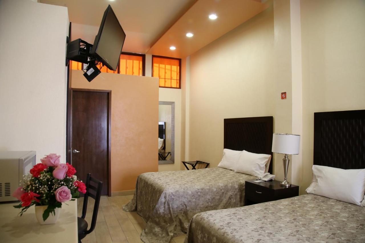 Hotel Plaza Bernal Ngoại thất bức ảnh