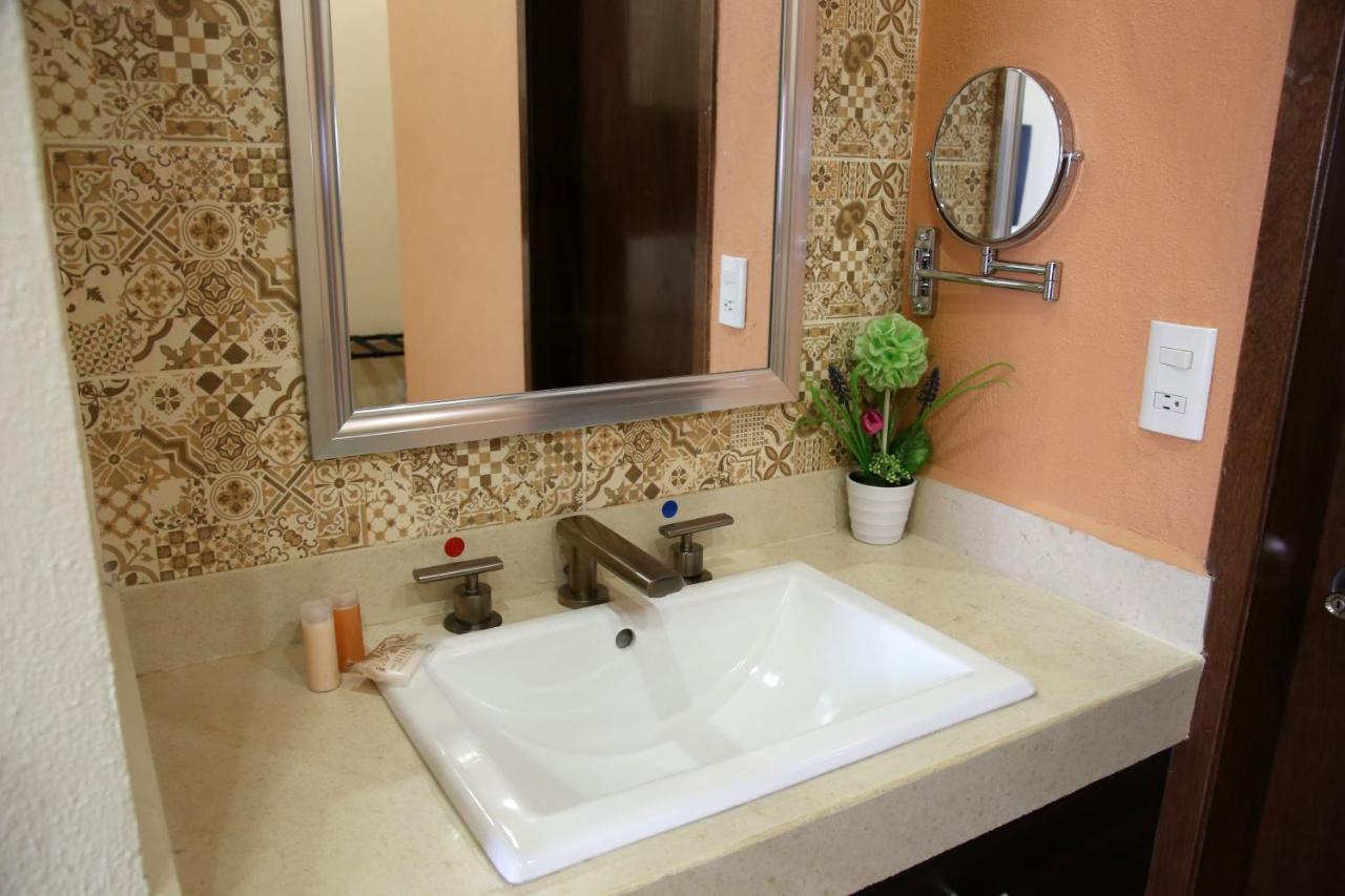 Hotel Plaza Bernal Ngoại thất bức ảnh